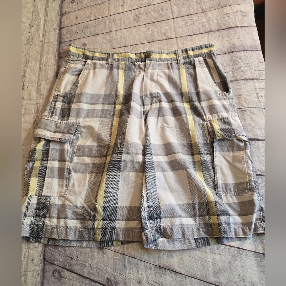 OYB TOUCH BRAND MEN'S CARGO SHORTS PLAID BLUE CREAM SIZE 42
